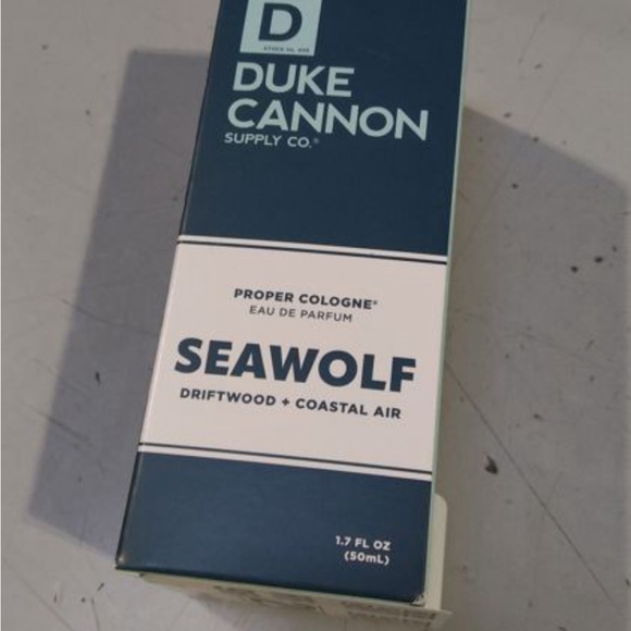 Duke Cannon Seawolf Cologne - Driftwood & Coastal Air - Teal - Picture 3 of 3